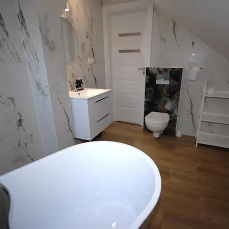 Noclegi Dywity * ディビティ