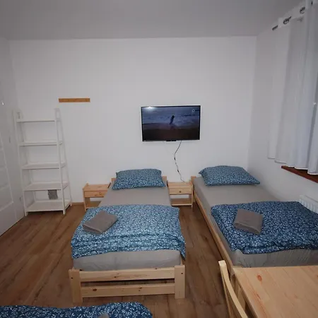 Spółdziecza 10 *