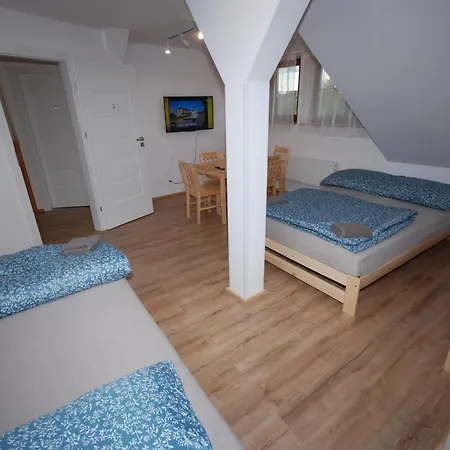 Noclegi Dywity * ディビティ